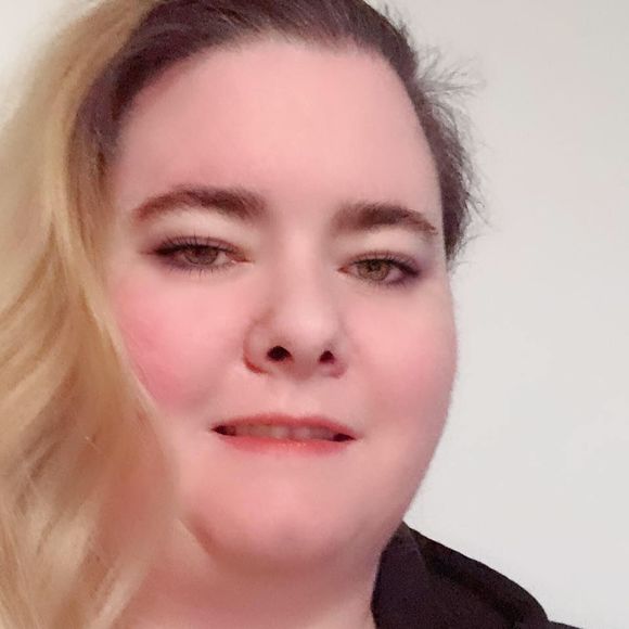 Meet your Posher, Amy - Picture 1 of 1